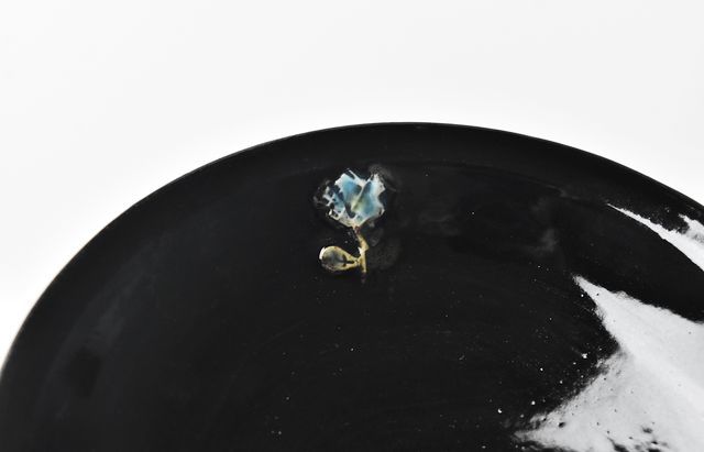 矢島操 1C 黒地イロエ彩はりつけ文小皿 ｜ 暮らしのうつわ花田 和食器 通販