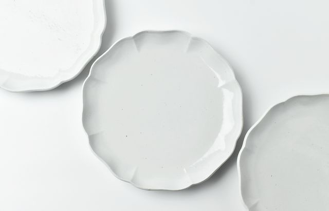 山本哲也 17 白釉輪花プレート ｜ 暮らしのうつわ花田 和食器 通販