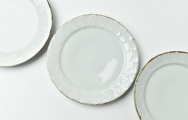 小林巧征 7寸リム皿白磁双葉 ｜ 暮らしのうつわ花田 和食器 通販