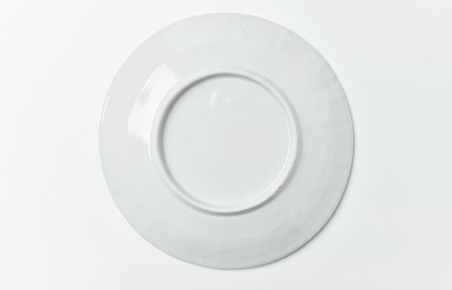 九谷青窯 83 白磁内しのぎ7.5寸皿 ｜ 暮らしのうつわ花田 和食器