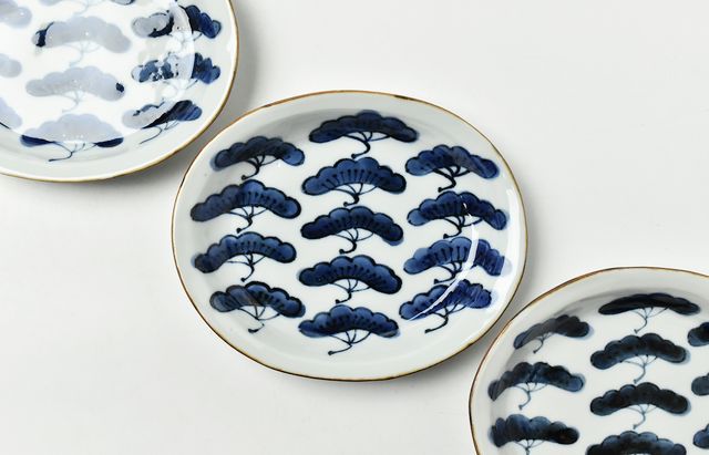 九谷焼　松紋楕円皿　須谷窯 須谷窯 松文楕円皿（小） ｜ 暮らしのうつわ花田 和食器 通販