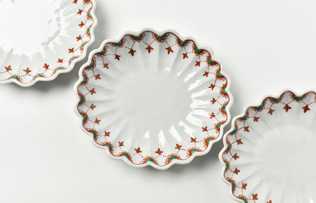 須谷窯 赤絵瓔珞文輪花皿 ｜ 暮らしのうつわ花田 和食器 通販