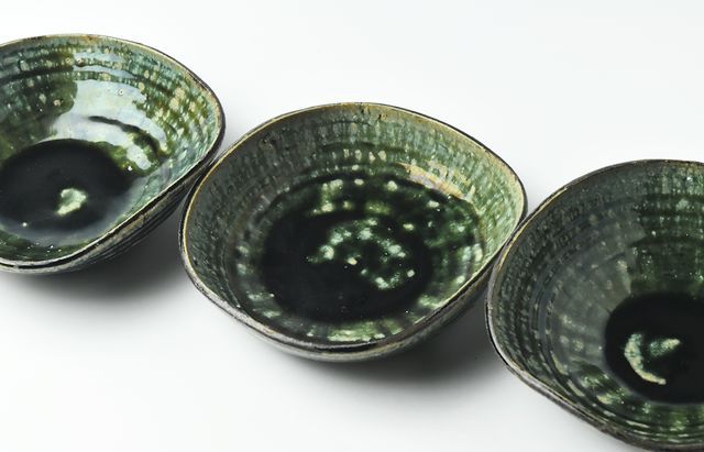 吉田学 織部縁鉄四方鉢（中） ｜ 暮らしのうつわ花田 和食器 通販