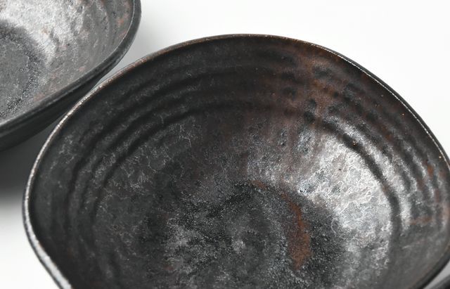 吉田学 鉄釉四方鉢（中） ｜ 暮らしのうつわ花田 和食器 通販