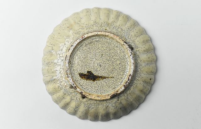 工藤和彦 189 白樺ホワイト輪花7寸皿 ｜ 暮らしのうつわ花田 和食器 通販