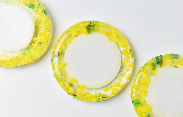 ★素敵　ガラス器　お皿　小花もよう　　　♡黄色 河上智美 ミモザの小皿 ｜ 暮らしのうつわ花田 和食器 通販