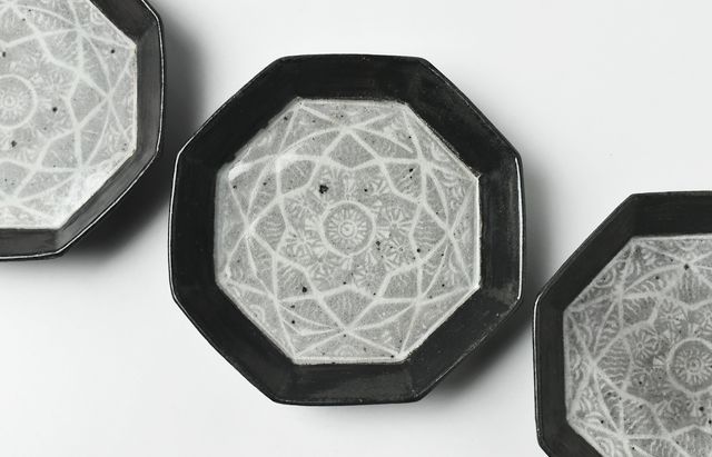 志村睦彦 41 黒釉三島八角5寸深皿 ｜ 暮らしのうつわ花田 和食器 通販