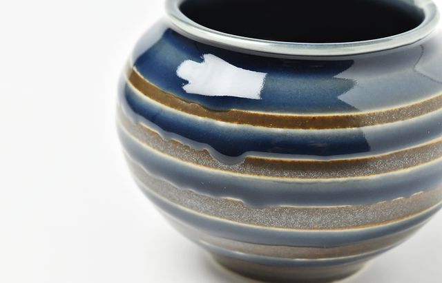 宮岡麻衣子 33 錆瑠璃線文壺 ｜ 暮らしのうつわ花田 和食器 通販