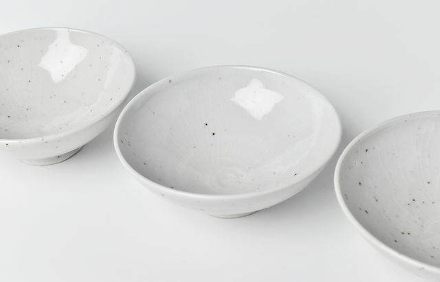 〔白磁　筒描　飯碗〕 白磁千段 4.2寸飯碗 | 白山陶器直営オンラインストア