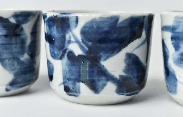 中尾万作 染付つなぎ文反り鉢二つ（中古品）他作家物桐箱付 中尾万作 染付つなぎ文反り鉢二つ（品）他作家物桐箱付