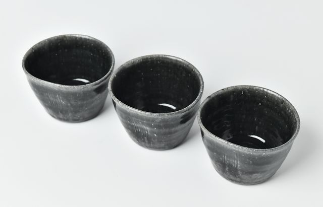 余宮隆 64 瑠璃釉くし目蕎麦猪口 ｜ 暮らしのうつわ花田 和食器 通販