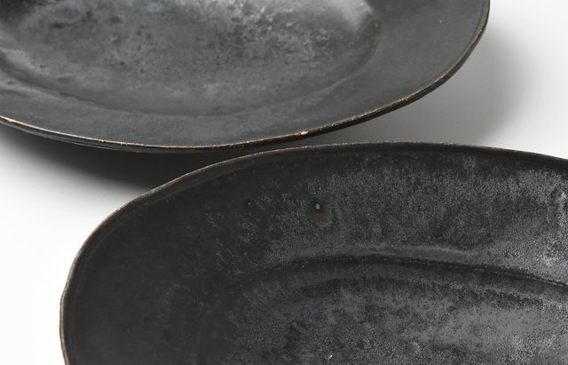林拓児 45 黒釉楕円皿大 ｜ 暮らしのうつわ花田 和食器 通販