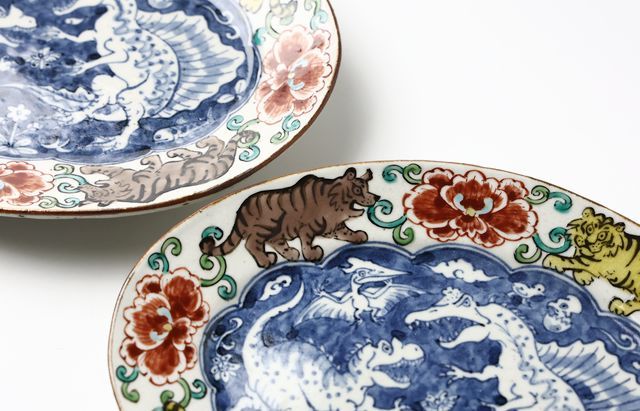 松浦コータロー 23 色絵タイガー牡丹恐竜文楕円皿 ｜ 暮らしのうつわ