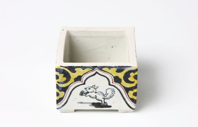松浦コータロー 36 色絵阿蘭陀リス文陶筥 ｜ 暮らしのうつわ花田 和