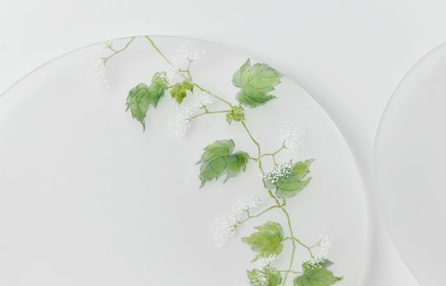 d.Tam 中村孝子/桃子 4 絵付け平皿155 蔓花/野葡萄 ｜ 暮らしのうつわ