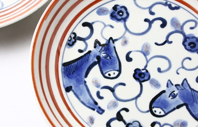 松浦ナオコ 2B 馬の染付6.5寸皿 ｜ 暮らしのうつわ花田 和食器 通販