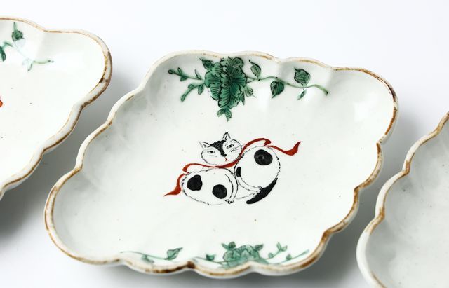 松浦ナオコ 21 色絵牡丹猫文菱形皿 ｜ 暮らしのうつわ花田 和食器 通販