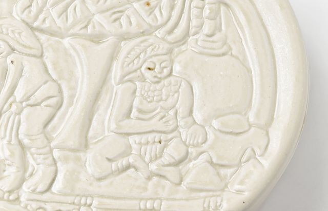 松本郁美 35E 灰釉彫文陶箱（オリエンタル文） ｜ 暮らしのうつわ花田