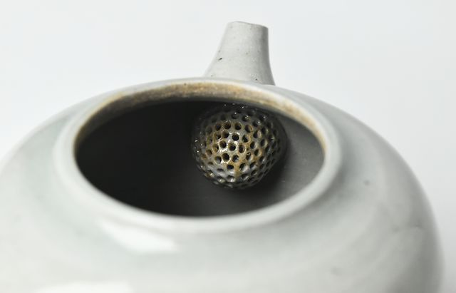日高伸治 1C ティーポットL青白磁 ｜ 暮らしのうつわ花田 和食器 通販