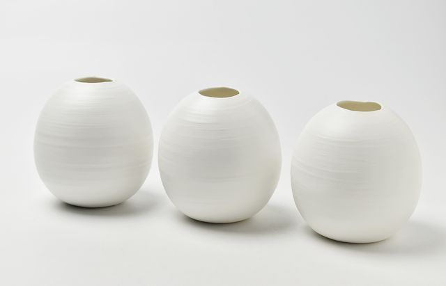 白磁徳利　白磁　花生 鈴木重孝 純白磁花生（丸） ｜ 暮らしのうつわ花田 和食器 通販