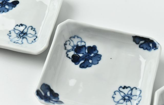 正木春蔵　染付桜文皿3枚 正木春蔵 染付桜文皿3枚 正木春蔵 染付桜文皿