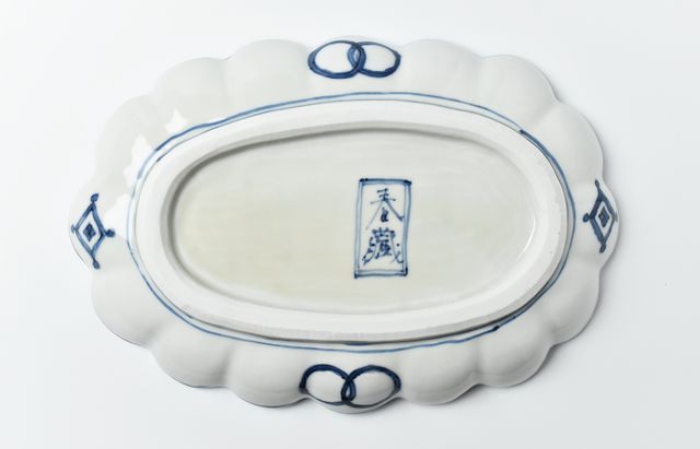 正木春蔵 染付 網代波文輪花楕円皿Z ｜ 暮らしのうつわ花田 和食器 通販