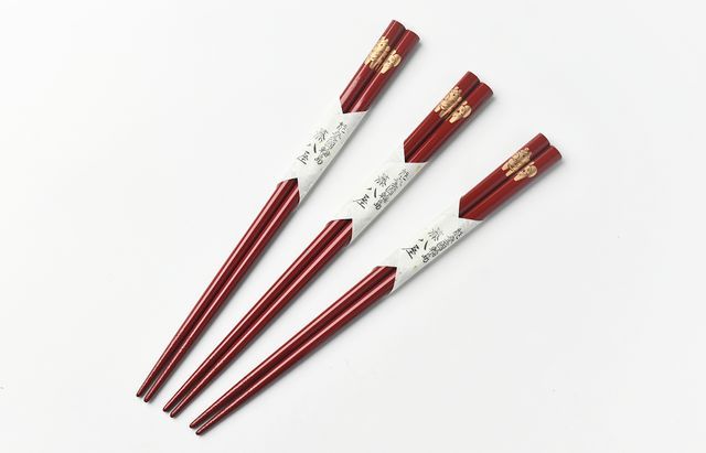 藤八屋 干支（午）塗箸赤 ｜ 暮らしのうつわ花田 和食器 通販