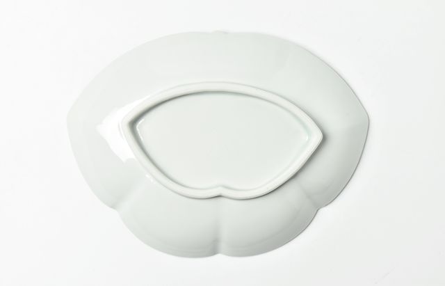 白磁❷ 口禿げの白磁の皿　中国　古玩 白磁➁ 口禿げの白磁の皿 中国 古玩 白磁➁ 口禿げの白磁