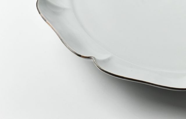 水野克俊 27 白磁口紅輪花盤 ｜ 暮らしのうつわ花田 和食器 通販