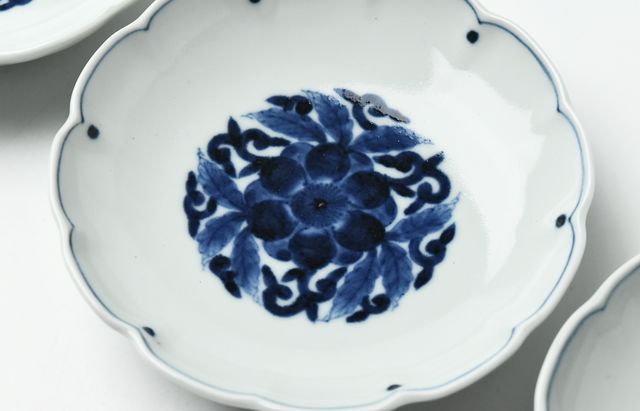 岩永 浩 唐草丸文輪花4.5寸皿 ｜ 暮らしのうつわ花田 和食器 通販