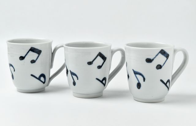 海野裕 染付音符文マグカップ ｜ 暮らしのうつわ花田 和食器 通販