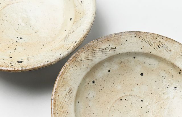 雪ノ浦裕一 粉引櫛目小皿 ｜ 暮らしのうつわ花田 和食器 通販