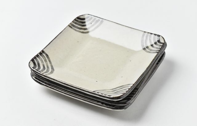 杉本寿樹 16 長石釉鉄絵角皿4寸 ｜ 暮らしのうつわ花田 和食器 通販