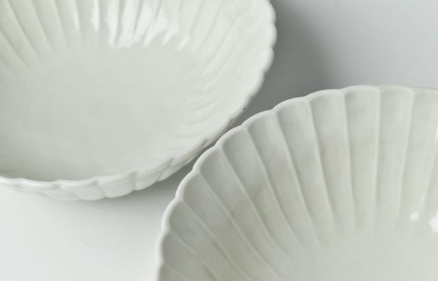 阿部春弥・みか 白磁輪花中鉢 ｜ 暮らしのうつわ花田 和食器 通販