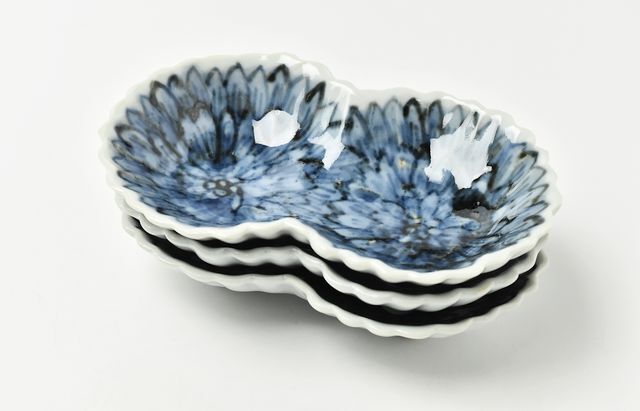 山本恭代 21 染付双菊形小付 ｜ 暮らしのうつわ花田 和食器 通販