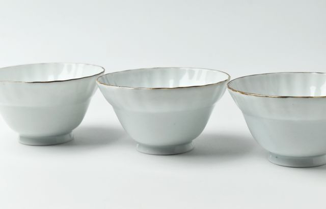 宮岡麻衣子 10 白磁輪花小鉢 ｜ 暮らしのうつわ花田 和食器 通販