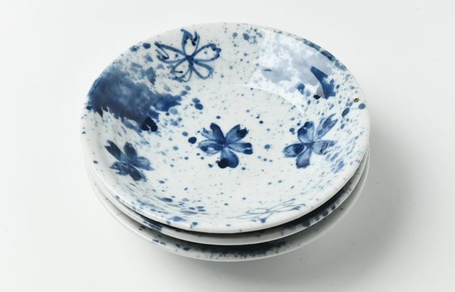 中尾万作 吹墨桜5寸皿 ｜ 暮らしのうつわ花田 和食器 通販