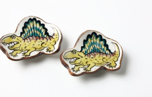 松浦コータロー 7B 色絵ディメトロドン箸置 ｜ 暮らしのうつわ花田 和