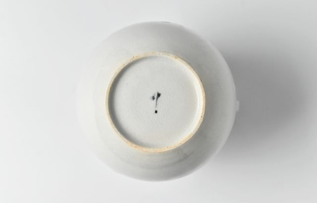 松本郁美 14B 貫入灰釉建水（花鳥） ｜ 暮らしのうつわ花田 和食器 通販