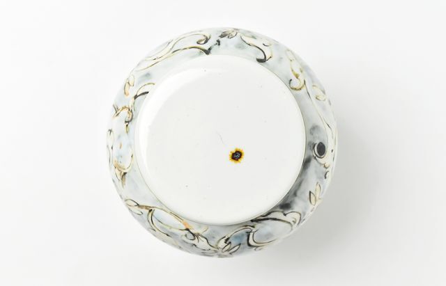 松本郁美 29 貫入灰釉茶入れ壺（鹿） ｜ 暮らしのうつわ花田 和食器 通販