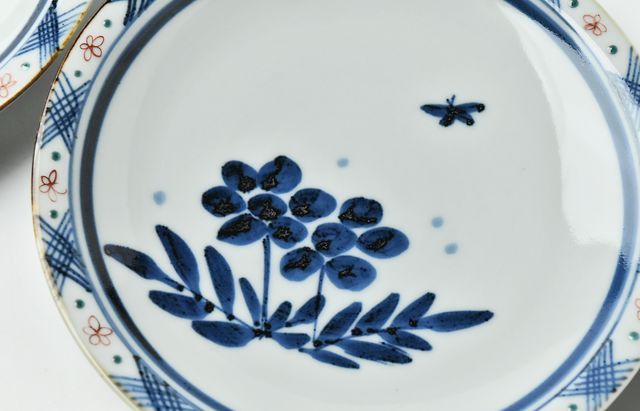 色絵 蝶 文角 皿 】 色絵 蝶 文角 皿 】 【公式通販】