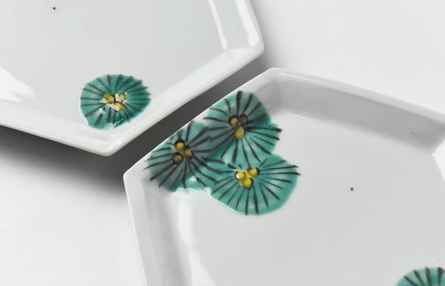 九谷青窯 68 色絵松六角皿 ｜ 暮らしのうつわ花田 和食器 通販
