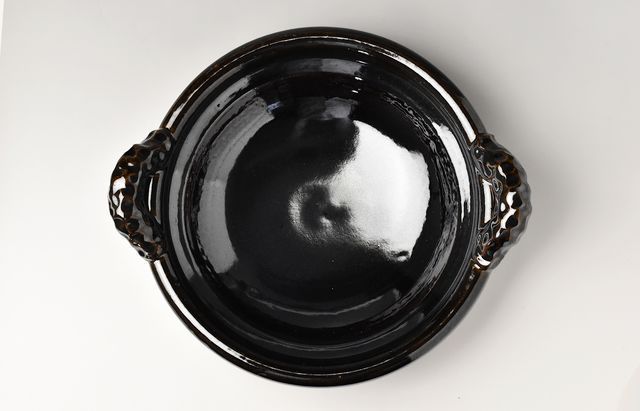 伊賀焼土楽 蓋付黒鍋 尺二 ｜ 暮らしのうつわ花田 和食器 通販