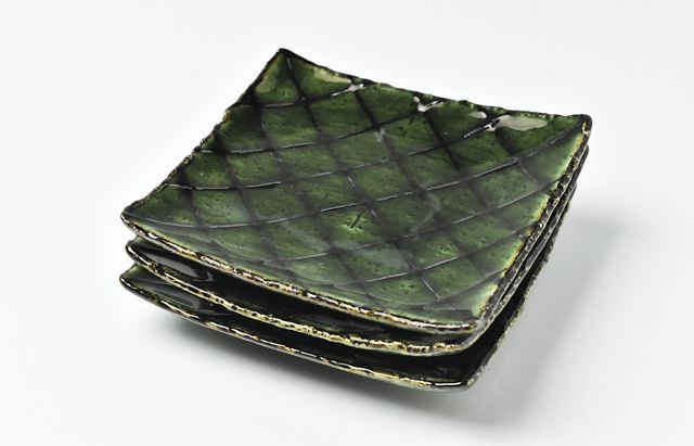 鈴木重孝 織部釉格子文四方小皿 ｜ 暮らしのうつわ花田 和食器 通販