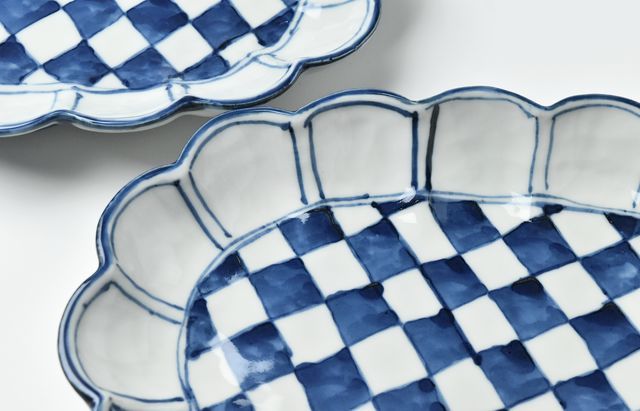 正木春蔵 染付 市松文輪花楕円皿U ｜ 暮らしのうつわ花田 和食器 通販