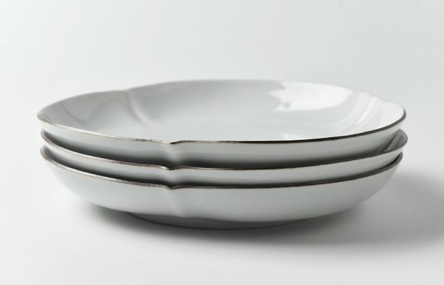 水野克俊 50 白磁口紅三ツ輪花変形皿 ｜ 暮らしのうつわ花田 和食器 通販