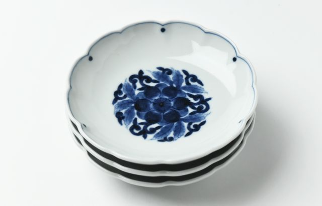 岩永 浩 唐草丸文輪花4.5寸皿 ｜ 暮らしのうつわ花田 和食器 通販