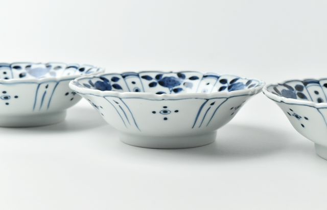 岩永 浩 芙蓉手草花文輪花向付 ｜ 暮らしのうつわ花田 和食器 通販