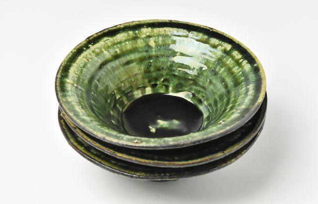 吉田学 縁鉄織部反り鉢（大） ｜ 暮らしのうつわ花田 和食器 通販