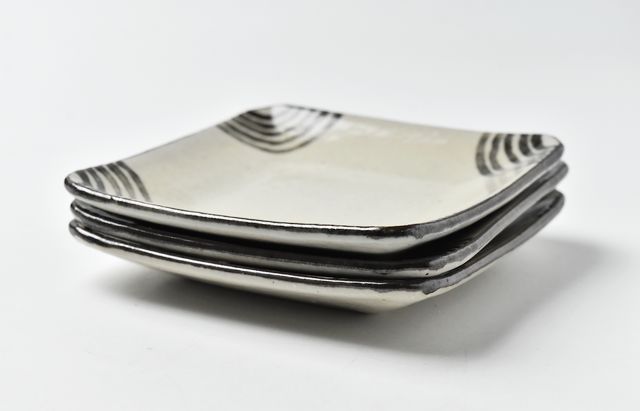 杉本寿樹 16 長石釉鉄絵角皿4寸 ｜ 暮らしのうつわ花田 和食器 通販